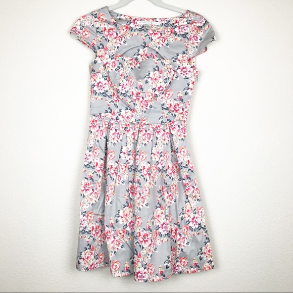 LC Lauren Conrad Dresses & Skirts - LC Lauren Conrad Floral Cap Sleeve Dress